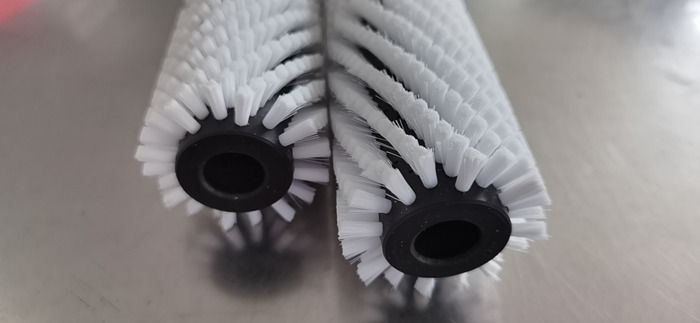 Whit Nylon Roller Brush